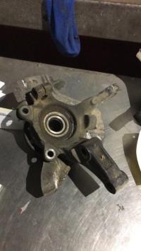 Fusee avant gauche