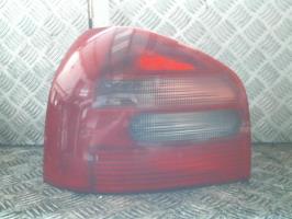 Fanale posteriore principale sinistro (luci)