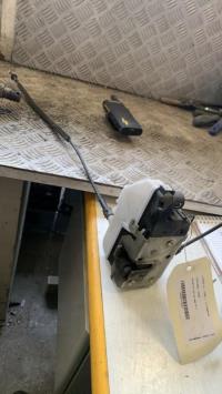 Chiusura centralizzata anteriore destra