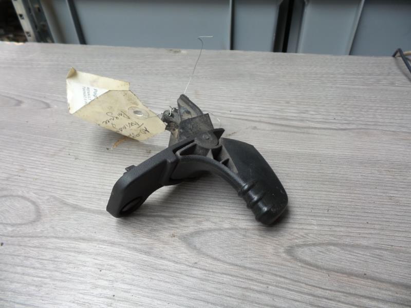 Poignee porte avant droit