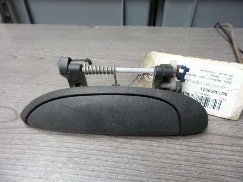 Poignee porte avant gauche