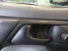 Poignee interieur avant gauche