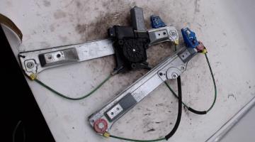Leve vitre electrique avant droit