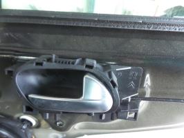 Poignee interieur avant droit