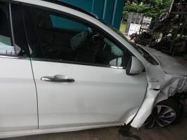Poignee porte avant droit