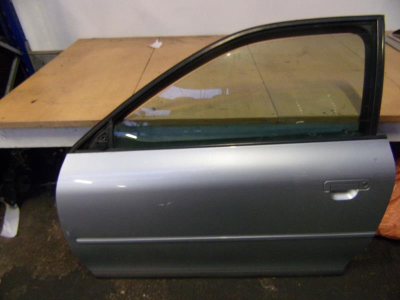 Porte avant gauche
