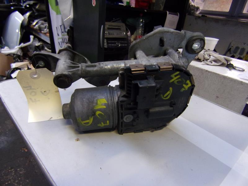 Moteur essuie glace avant droit