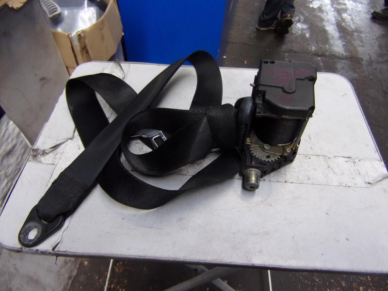 Ceinture avant gauche