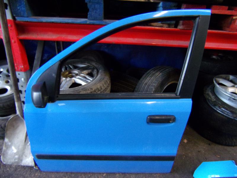 Porte avant gauche