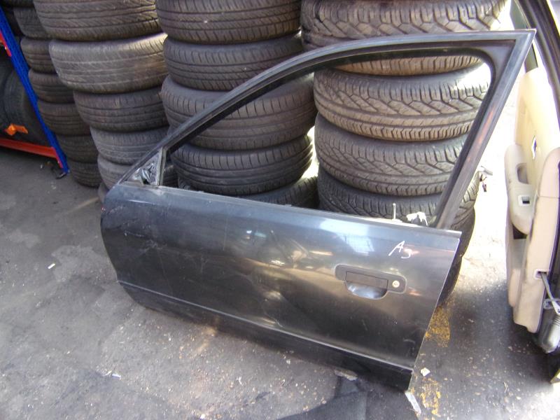Porte avant gauche