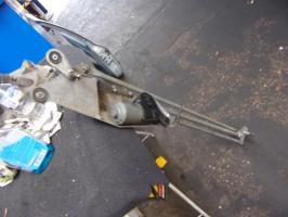 Moteur essuie glace avant