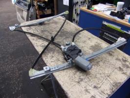 Leve vitre electrique avant droit