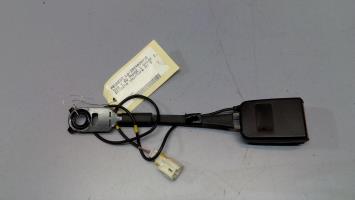 Attache ceinture avant droit