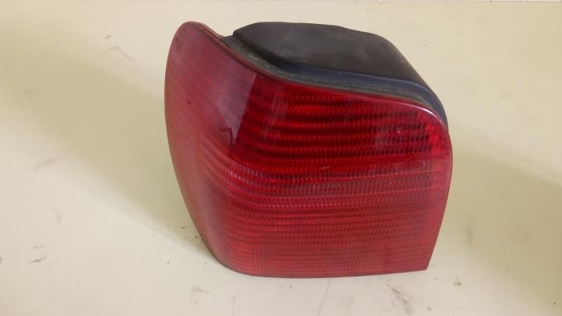 Fanale posteriore principale sinistro (luci)