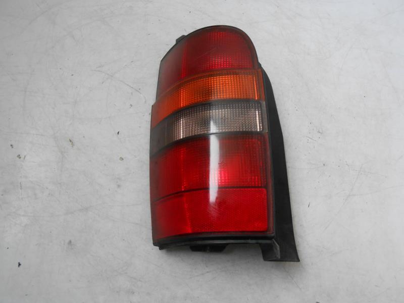 Fanale posteriore principale sinistro (luci)