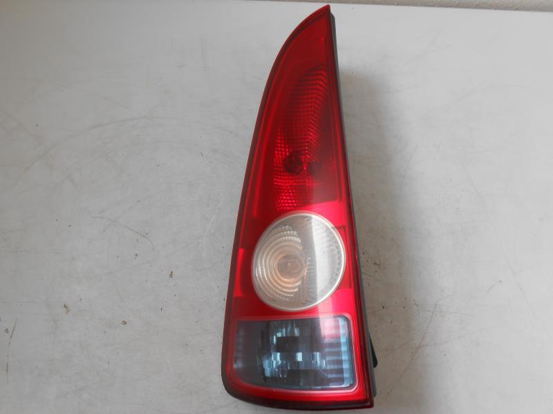 Fanale posteriore principale sinistro (luci)