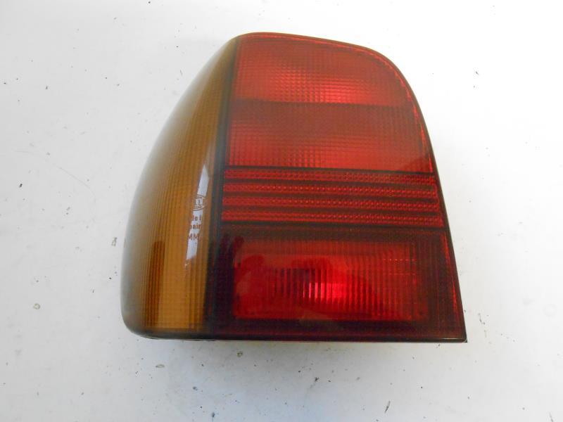 Fanale posteriore principale sinistro (luci)