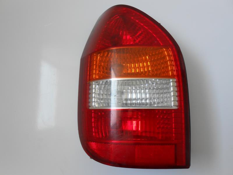 Fanale posteriore principale sinistro (luci)