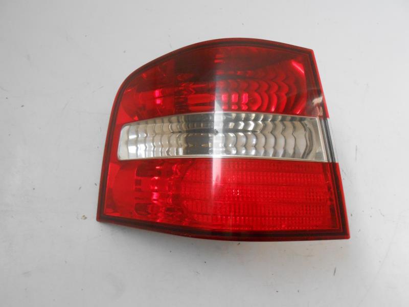 Fanale posteriore principale sinistro (luci)