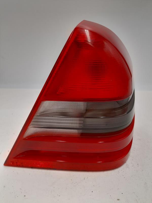 Fanale posteriore principale destro (luci)