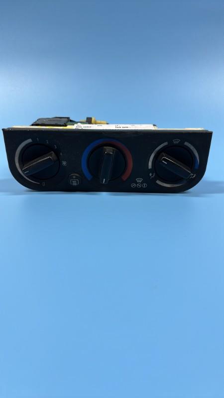 Commande chauffage BMW SERIE 3 E30 Essence - 1