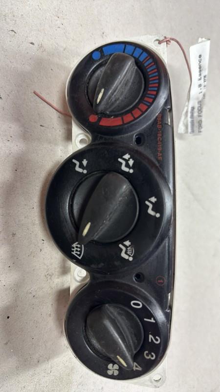 Commande chauffage FORD FOCUS 1 Essence - 1