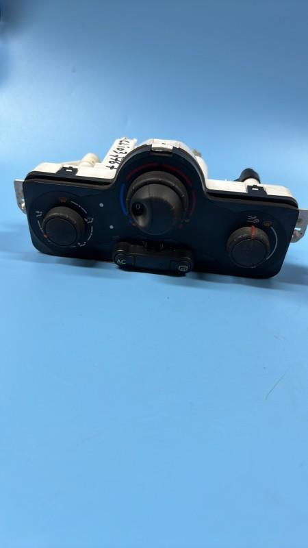 Commande chauffage RENAULT CLIO 3 PHASE 2 Diesel - 1