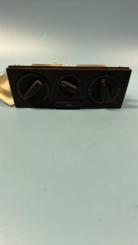 Commande chauffage VOLKSWAGEN POLO 3 CLASSIC/FLIGHT Diesel - 1