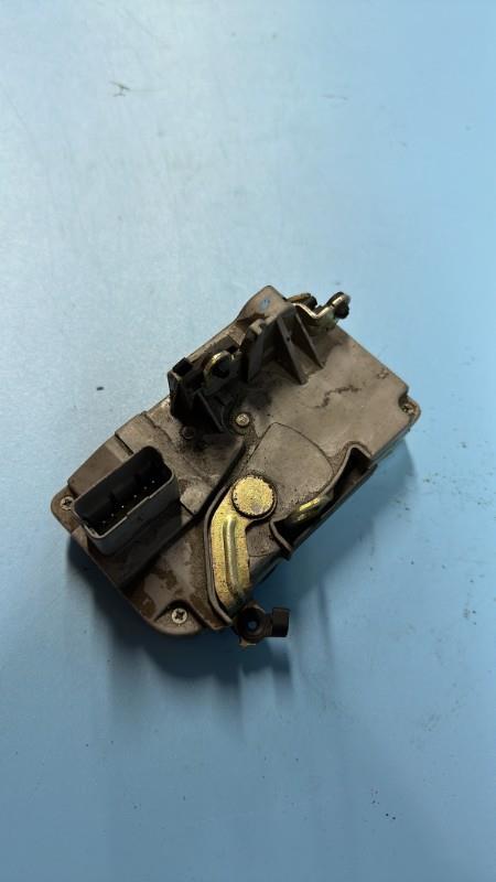 Chiusura centralizzata anteriore destra PEUGEOT 206 PHASE 1 Diésel - 1