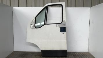 Porte avant gauche