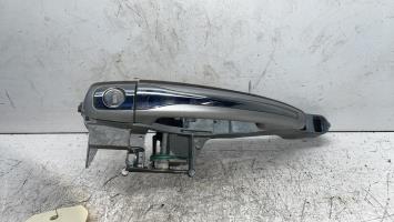 Poignee porte avant gauche