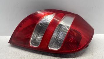 Fanale posteriore principale sinistro (luci)
