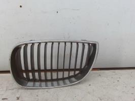 Grille de calandre gauche
