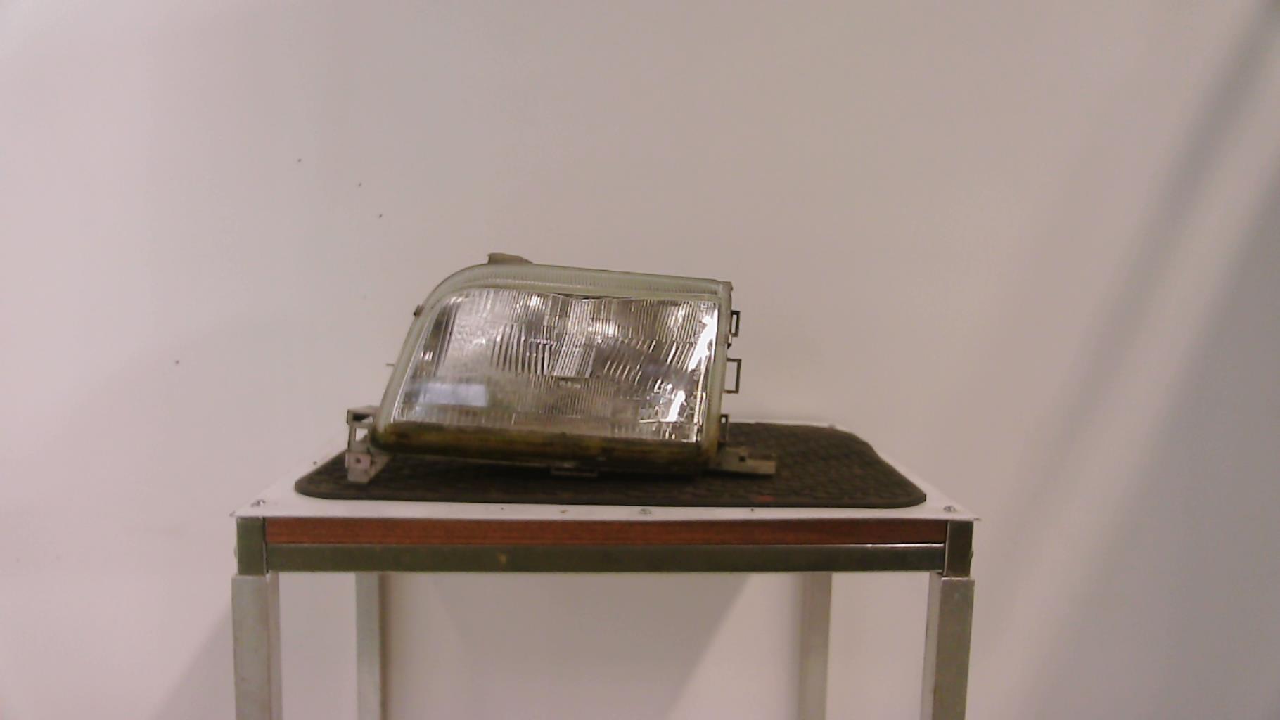 Optique avant principal gauche (feux)(phare)