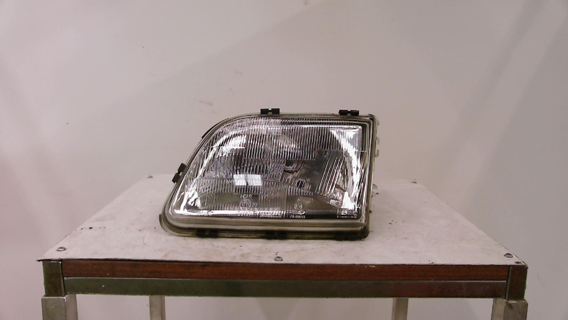 Optique avant principal gauche (feux)(phare)