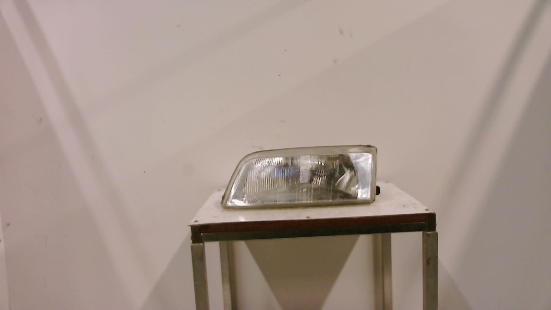 Optique avant principal gauche (feux)(phare)
