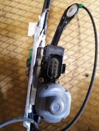 Leve vitre electrique avant droit