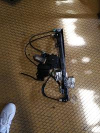 Leve vitre electrique avant gauche