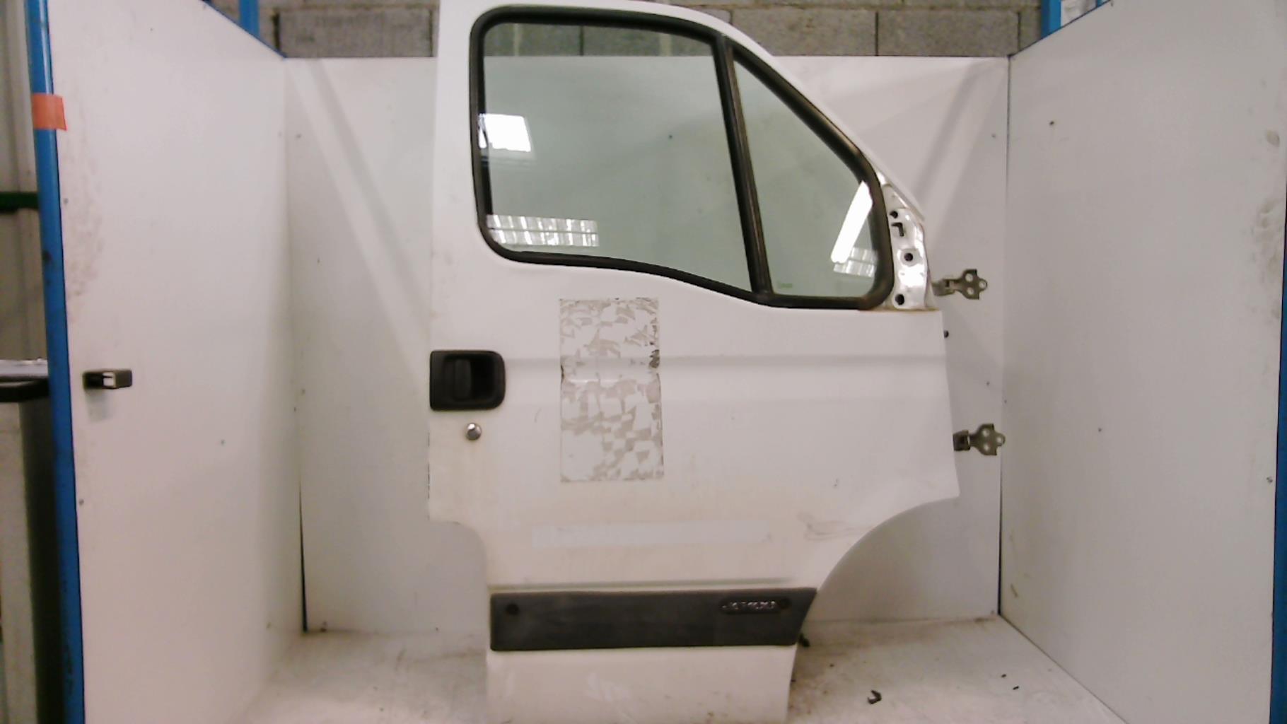Porte avant droit