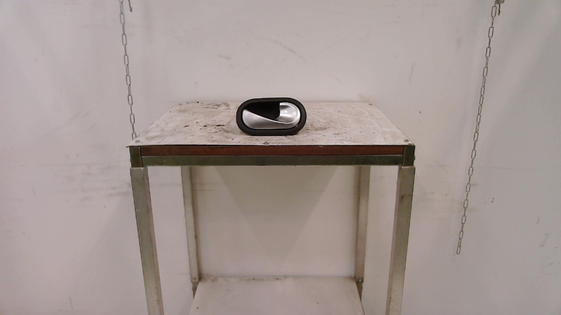 Poignee interieur avant droit