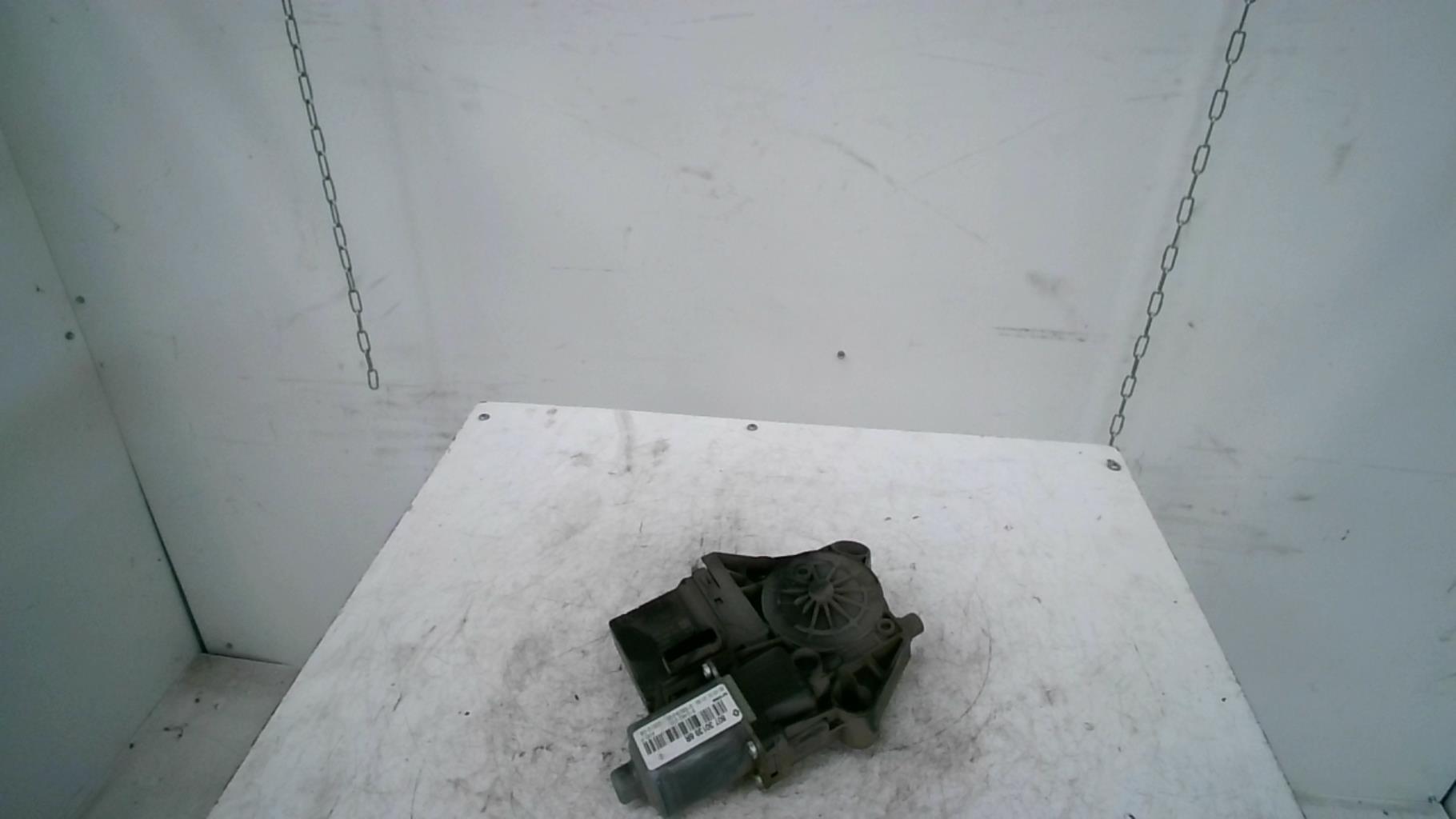 Moteur leve vitre avant droit