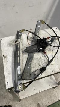 Mecanisme de leve vitre electrique avant droit
