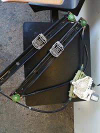 Mecanisme de leve vitre electrique avant gauche