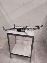Moteur essuie glace avant