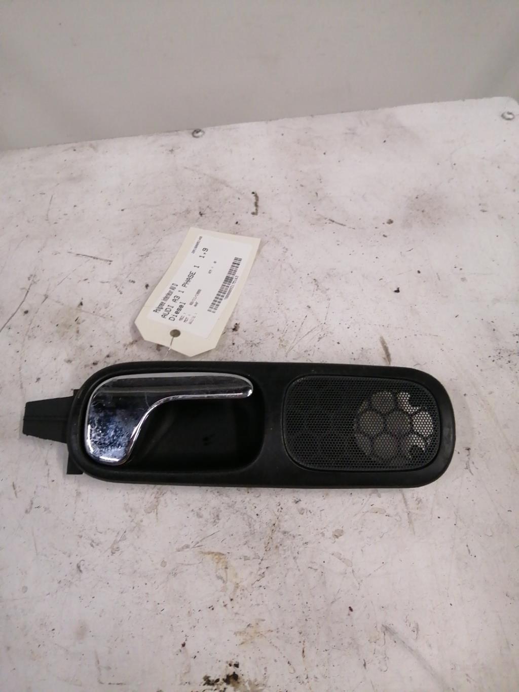 Poignee interieur avant droit AUDI A3 1 PHASE 1 Diesel - 1
