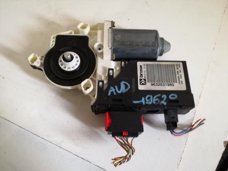 Motor de elevalunas delantero derecho