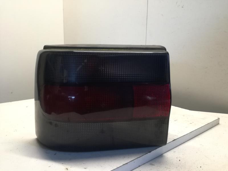 Fanale posteriore principale sinistro (luci)