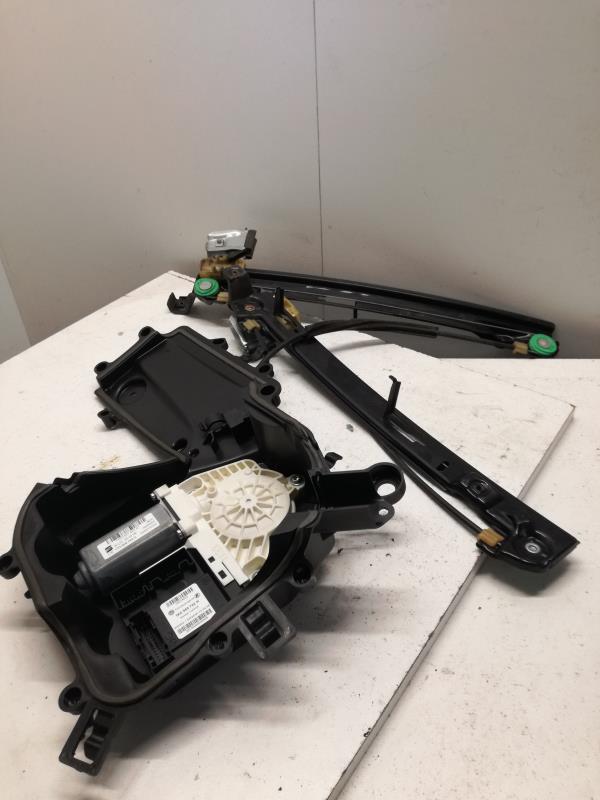 Leve vitre electrique avant droit