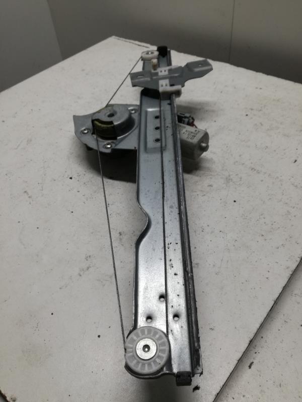 Leve vitre electrique avant droit