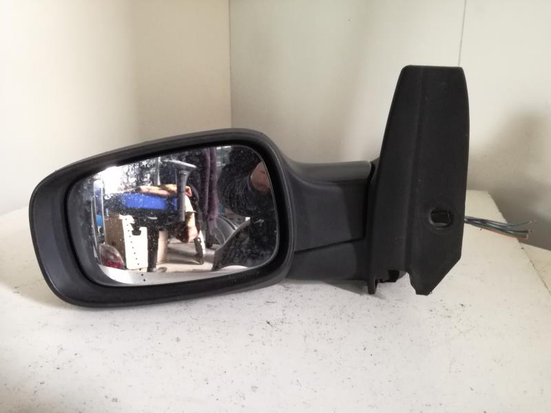 Retrovisor izquierdo